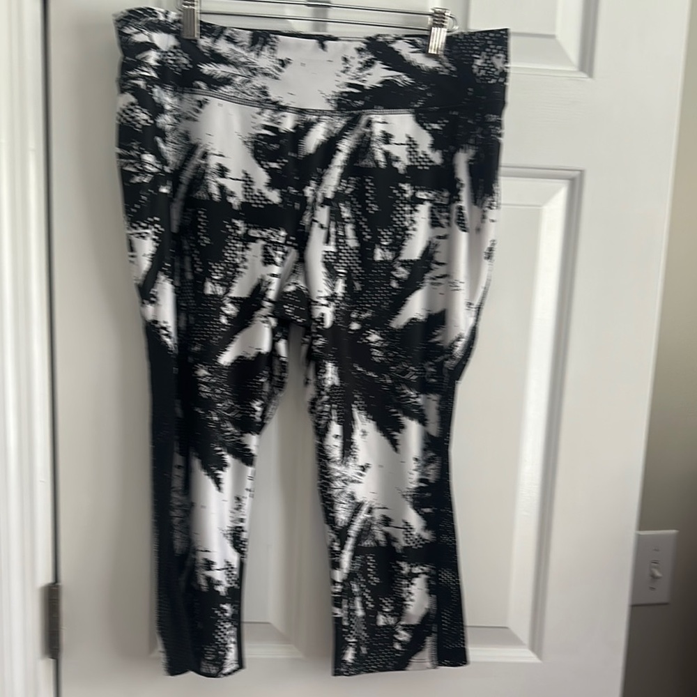 Danskin Black and White Patterned Leggings